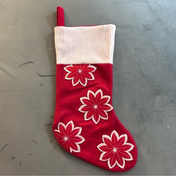 A pair of Christmas hanging stockings (snowflake, poinsettia) - Picture 3 of 9